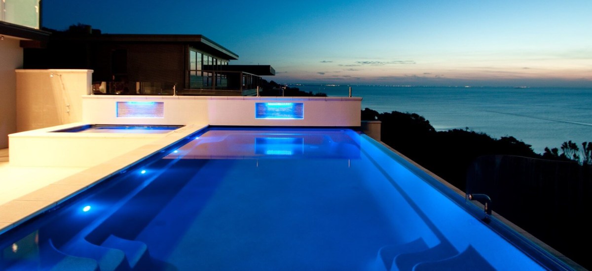 Beautiful rectangular infinity swimming pools