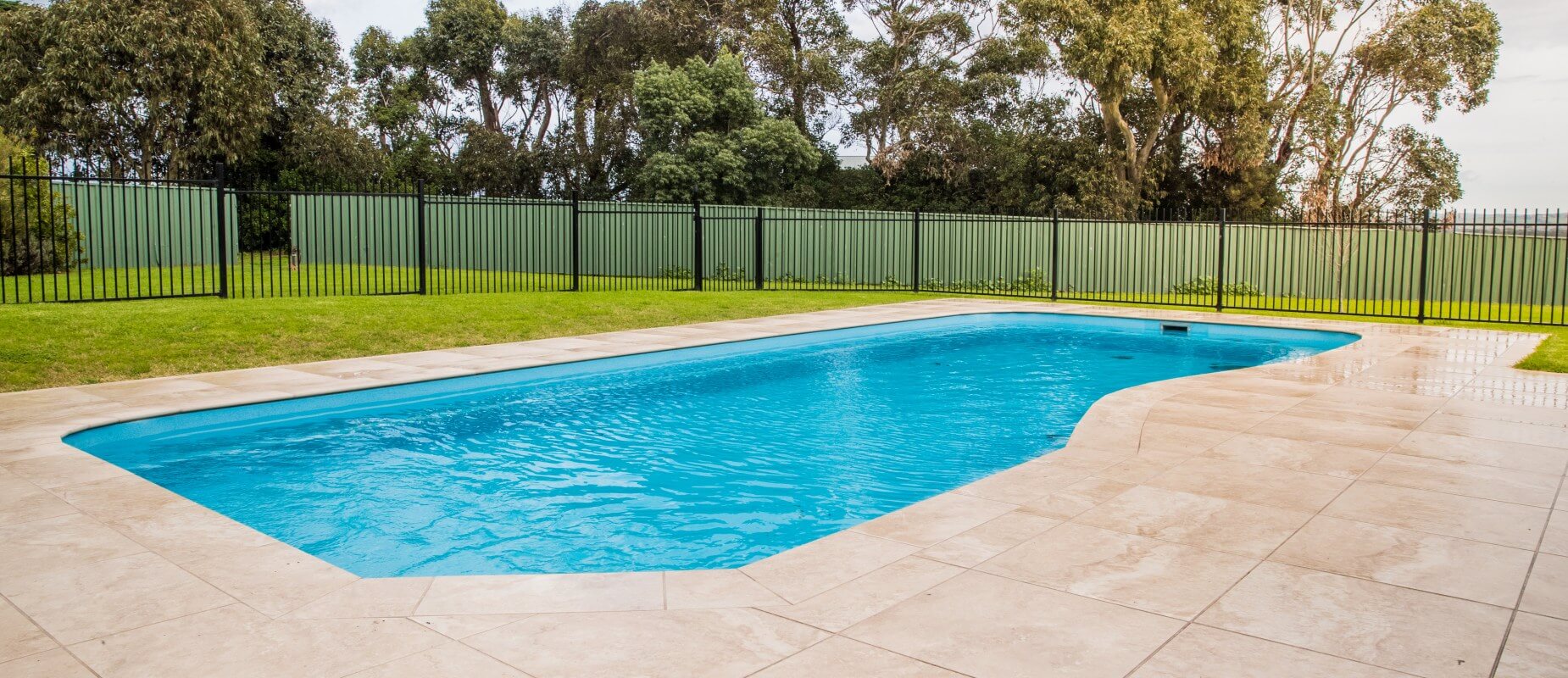Family-Friendly Riviera Swimming Pool | Compass Pools ...
